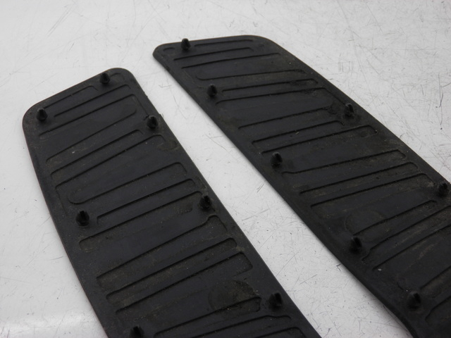 photo de FLOOR PANEL RUBBER PIAGGIO XEVO - X EVO 125 (2007 - 2017) - Component detail