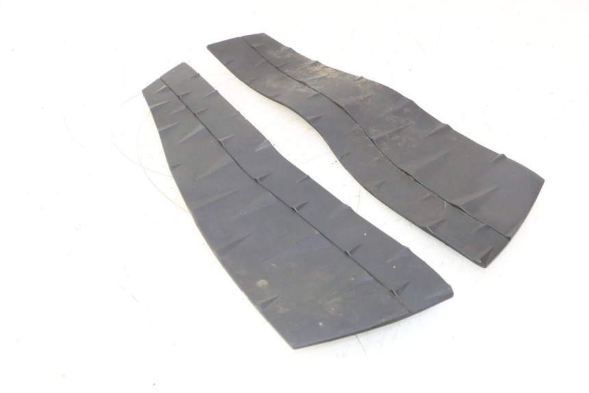 photo de FLOOR PANEL RUBBER RAZZO QTR 50 (2011 - 2018) - Zoom on usage condition