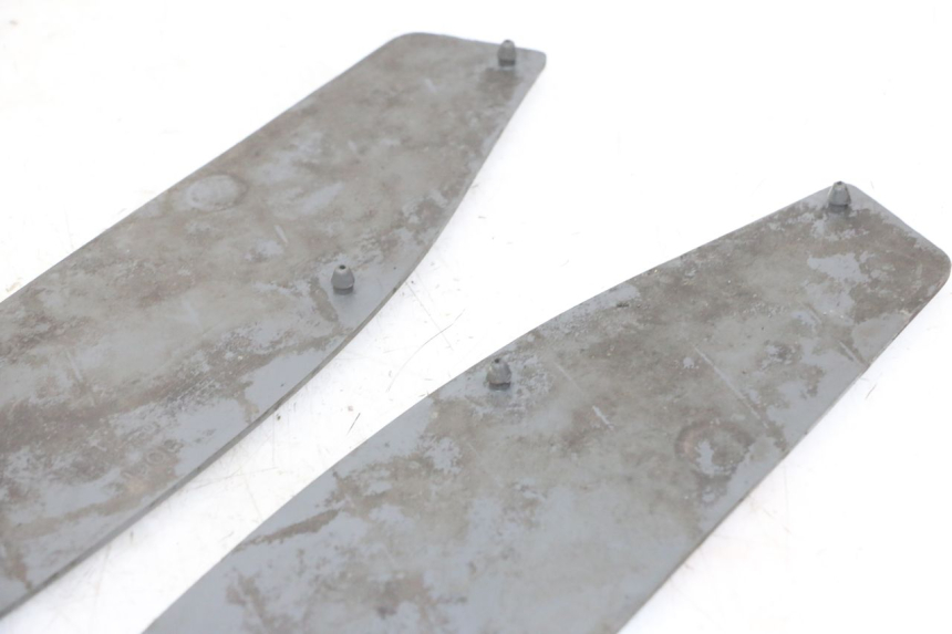 photo de FLOOR PANEL RUBBER APRILIA RALLY AC 50 (1995 - 2004) - Zoom on usage condition