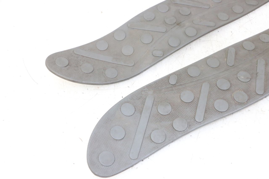 photo de FLOOR PANEL RUBBER APRILIA RALLY AC 50 (1995 - 2004) - Technical close-up