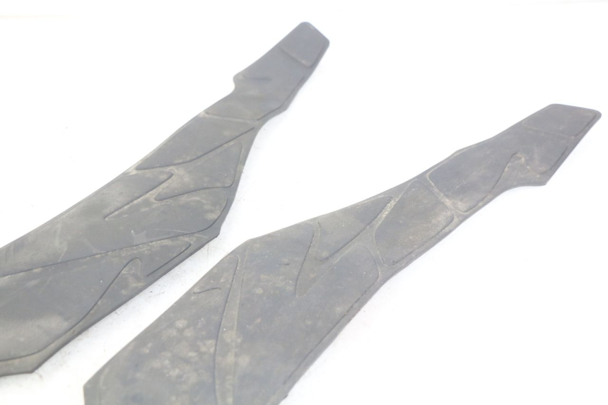 photo de FOOTBOARD MAT DAELIM S3 125 (2010 - 2017) - Zoom on usage condition