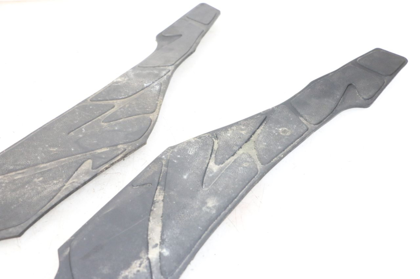 photo de FOOTBOARD MAT DAELIM S3 125 (2010 - 2017) - Zoom on usage condition