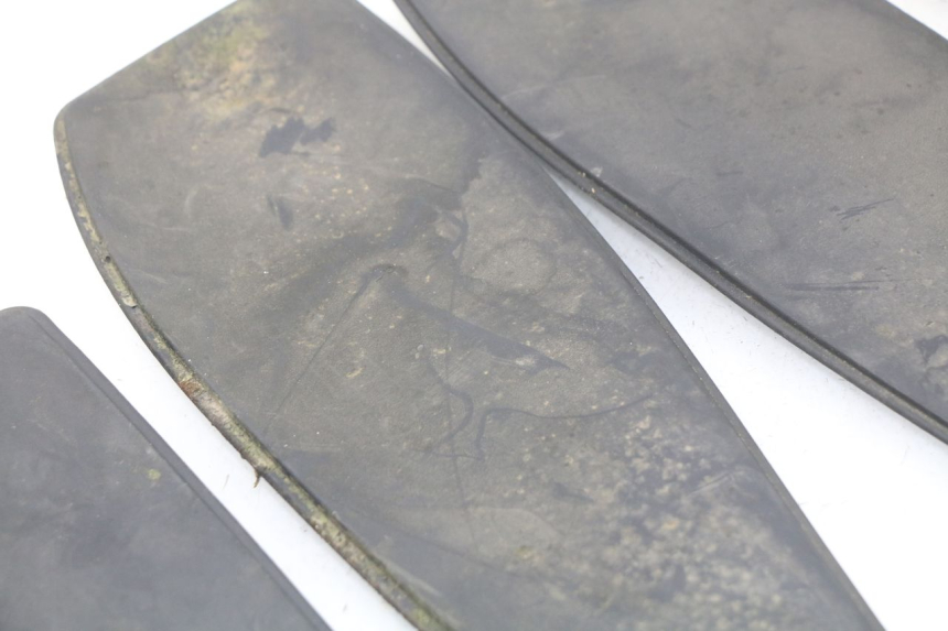 photo de FLOOR PANEL RUBBER PEUGEOT SATELIS 300 (2012 - 2015) - Alternative perspective