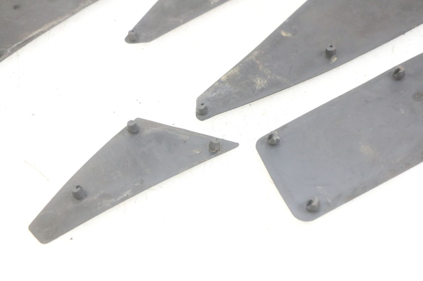 photo de FOOTBOARD MAT PEUGEOT SATELIS 125 (2006 - 2009) - Alternative perspective