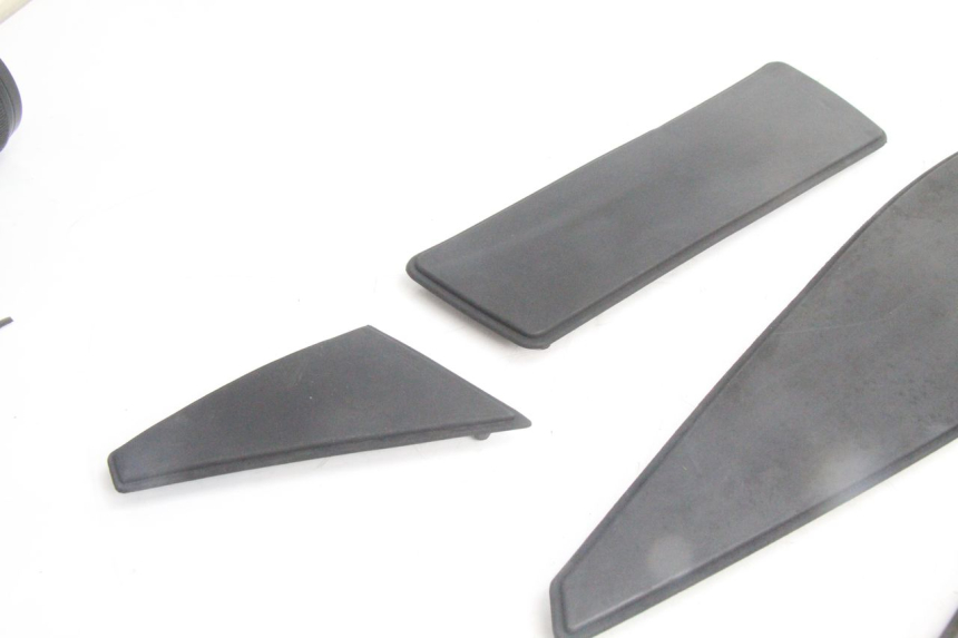 photo de FOOTBOARD MAT PEUGEOT SATELIS 125 (2006 - 2009) - Component detail