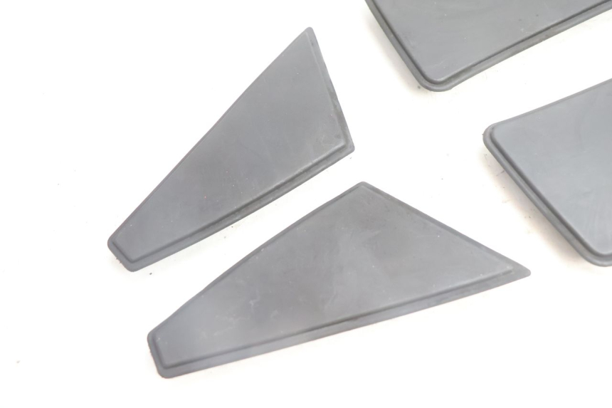 photo de FOOTBOARD MAT PEUGEOT SATELIS 125 (2006 - 2009) - Component detail