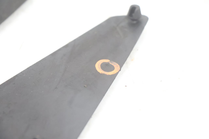 photo de FOOTBOARD MAT PEUGEOT SATELIS 125 (2006 - 2009) - Supplementary product photo