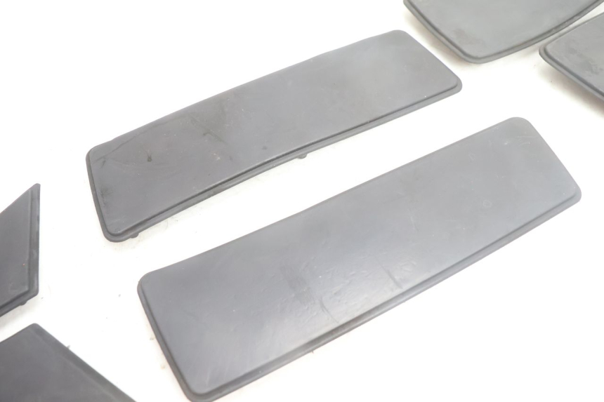 photo de FOOTBOARD MAT PEUGEOT SATELIS 125 (2006 - 2009) - Zoom on usage condition