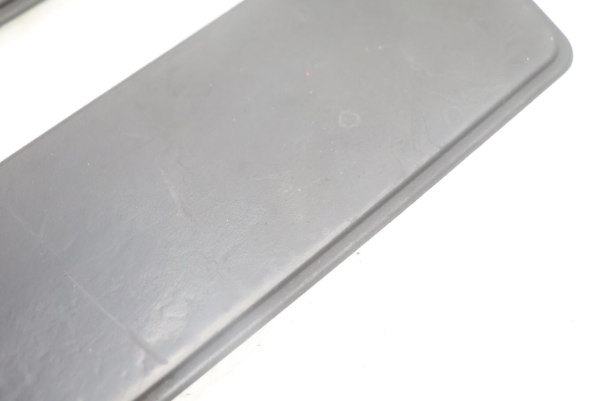 photo de FOOTBOARD MAT PEUGEOT SATELIS 125 (2006 - 2009) - Technical close-up