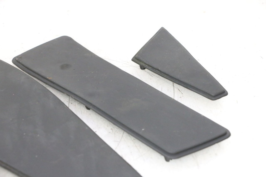 photo de FOOTBOARD MAT PEUGEOT SATELIS 125 (2006 - 2009) - Distinctive features