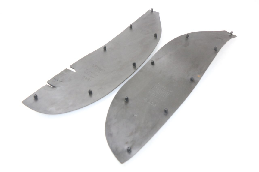 photo de FLOOR PANEL RUBBER APRILIA SCARABEO GT 125 (1999 - 2007) - Zoom on usage condition