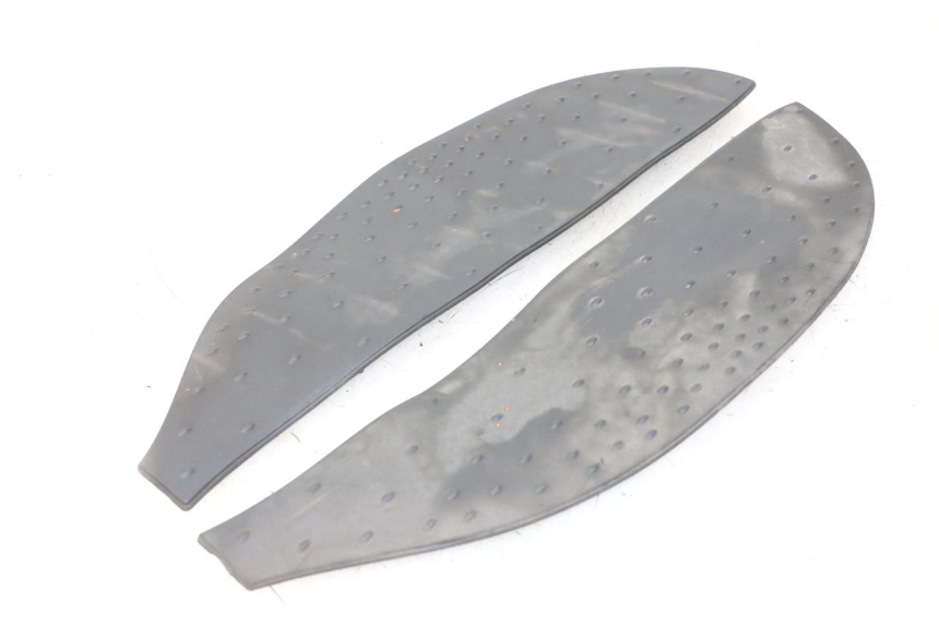 photo de FLOOR PANEL RUBBER APRILIA SCARABEO GT TOURING 125 (1999 - 2005) - Main view