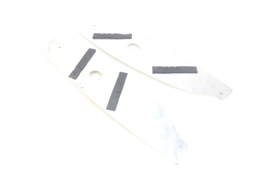 photo de FOOTBOARD MAT PEUGEOT SPEEDFIGHT 3 AIR 50 (2009 - 2015) - Zoom on usage condition