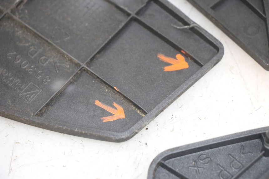 photo de FOOTBOARD MAT APRILIA SR 2T 50 (2012 - 2017) - Component detail