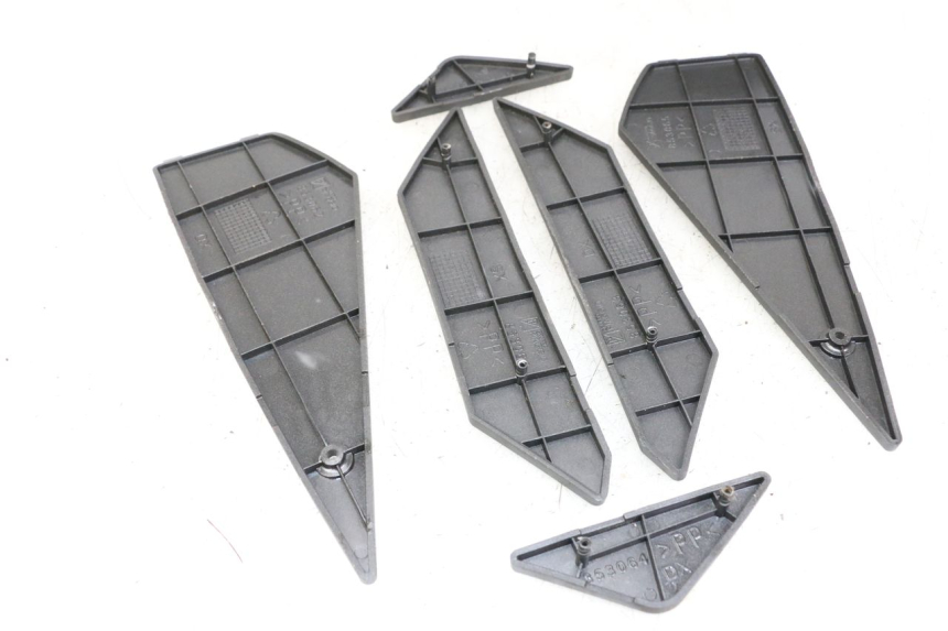 photo de FLOOR PANEL RUBBER APRILIA SR MOTARD 50 (2012 - 2018) - Component detail