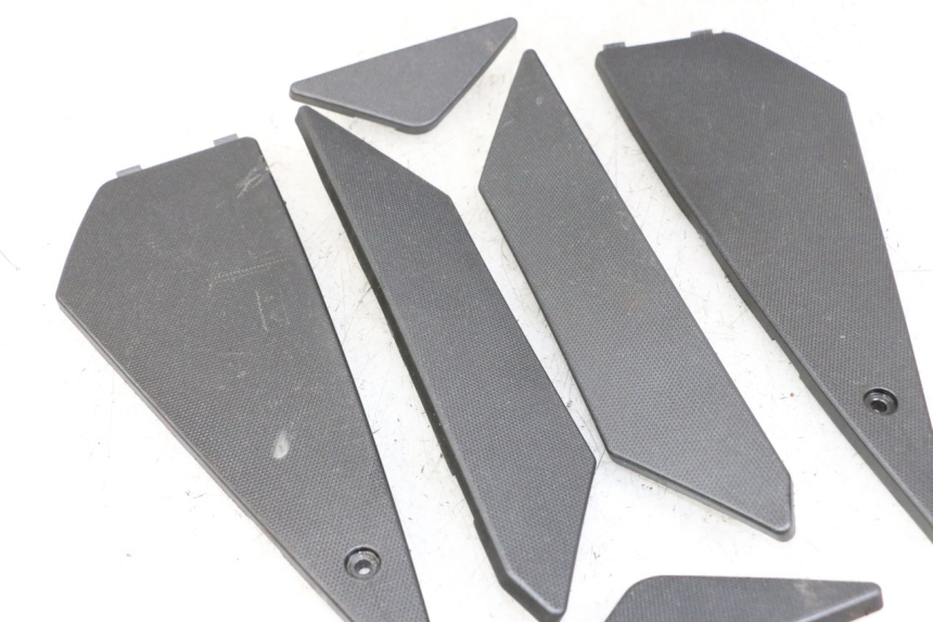 photo de FLOOR PANEL RUBBER APRILIA SR MOTARD 50 (2012 - 2018) - Zoom on usage condition