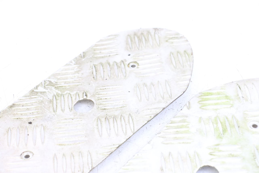 photo de FLOOR PANEL RUBBER PEUGEOT STREETZONE 2T 50 (2014 - 2019) - Alternative perspective