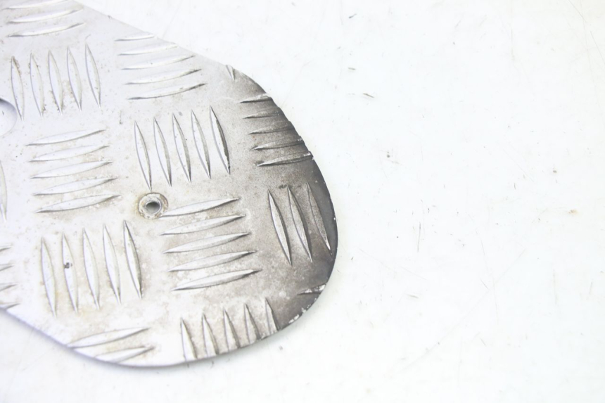 photo de FLOOR PANEL RUBBER PEUGEOT STREETZONE I 2T 50 (2018 - 2020) - Zoom on usage condition