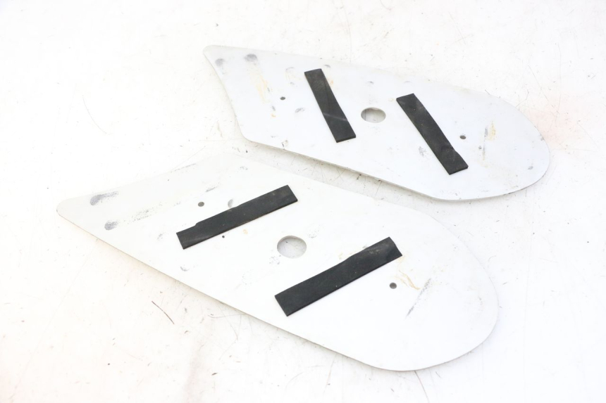 photo de FLOOR PANEL RUBBER PEUGEOT STREETZONE I NAKED 2T 50 (2018 - 2020) - Component detail