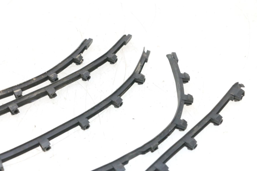 photo de FLOOR PANEL RUBBER PIAGGIO VESPA PRIMAVERA 2T 50 (2013 - 2018) - Technical close-up