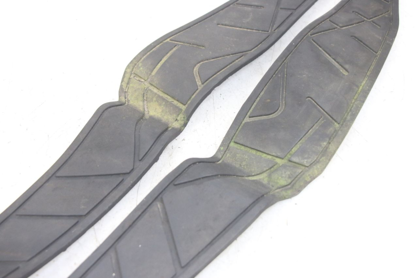 photo de FLOOR PANEL RUBBER KYMCO X-CITING XCITING 400 (2014 - 2018) - Zoom on usage condition