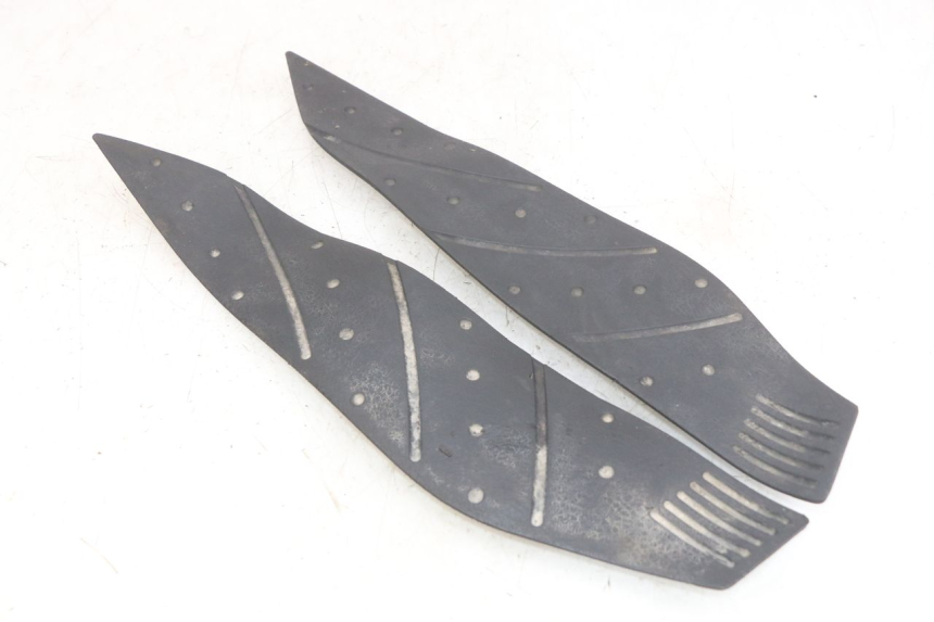 photo de FOOTBOARD MAT YAMAHA X-MAX XMAX 250 (2006 - 2009) - Zoom on usage condition