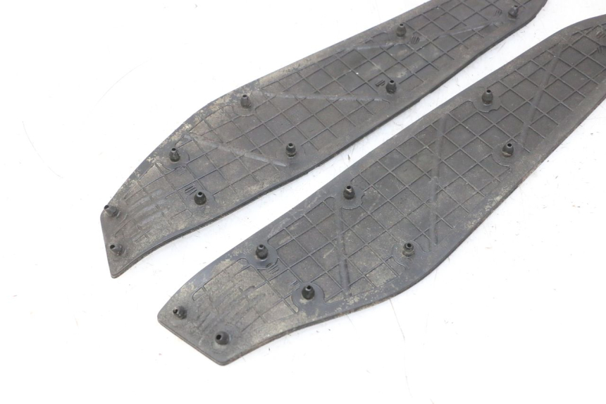 photo de FOOTBOARD MAT YAMAHA X-MAX XMAX 250 (2006 - 2009) - Component detail
