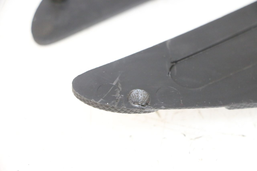 photo de FOOTBOARD MAT YAMAHA X-MAX XMAX 125 (2010 - 2013) - Zoom on usage condition