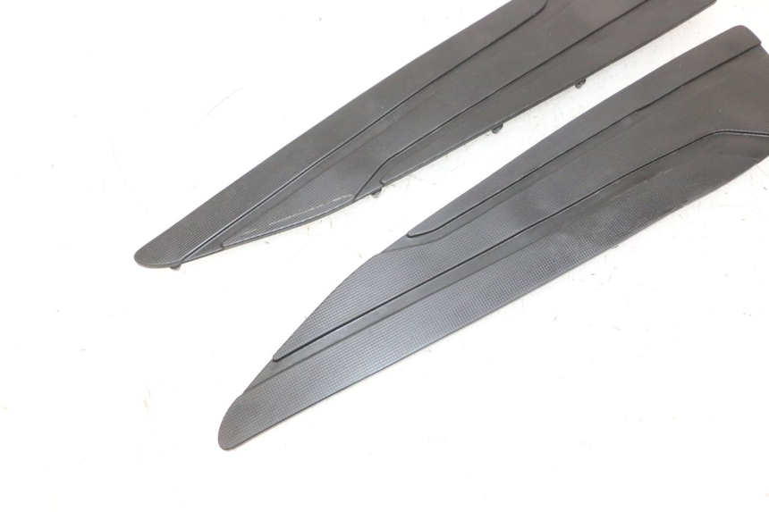 photo de FOOTBOARD MAT YAMAHA X-MAX XMAX 125 (2010 - 2013) - Surface and material condition