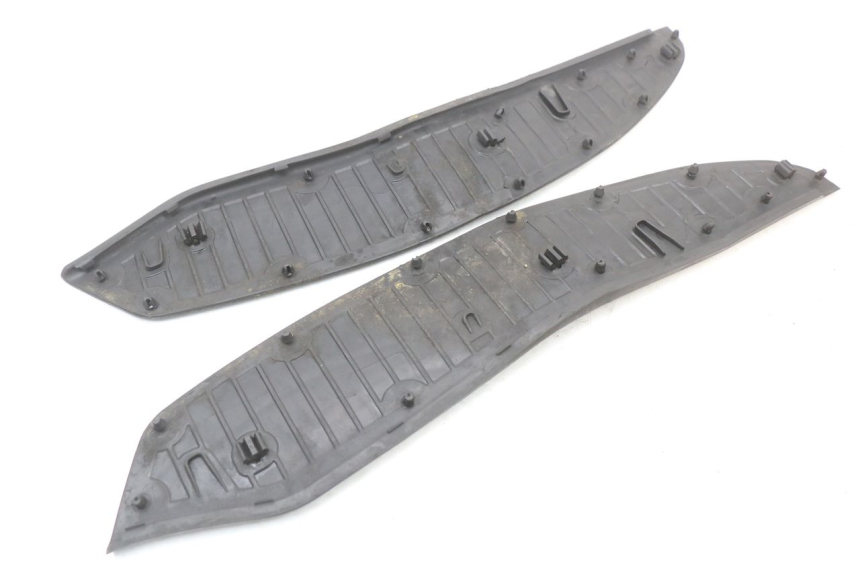 photo de FOOTBOARD MAT PIAGGIO X10 125 (2012 - 2017) - Alternative perspective