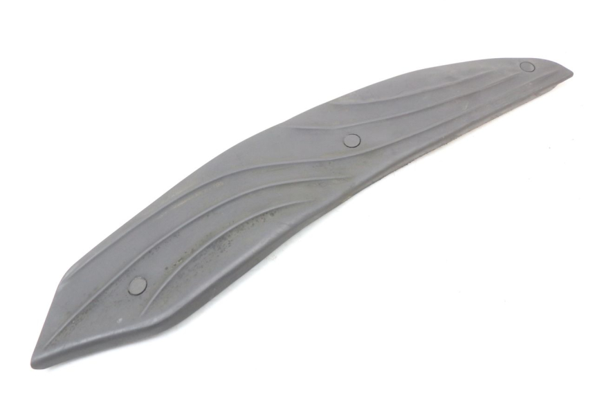 photo de FOOTBOARD MAT PIAGGIO X10 125 (2012 - 2017) - Fixing points details