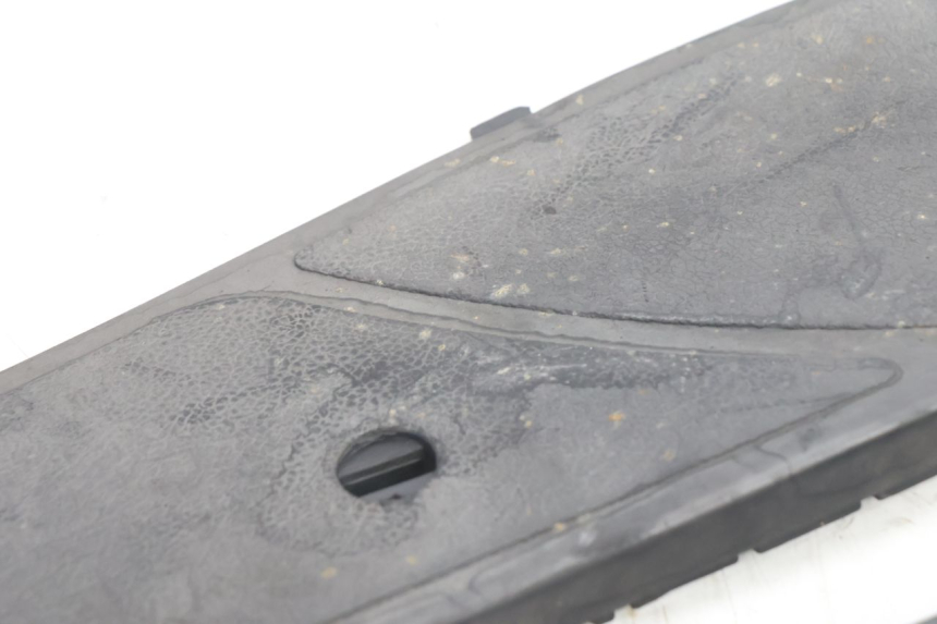 photo de FLOOR PANEL RUBBER PIAGGIO X9 AMALFI 180 (2000 - 2003) - Technical close-up