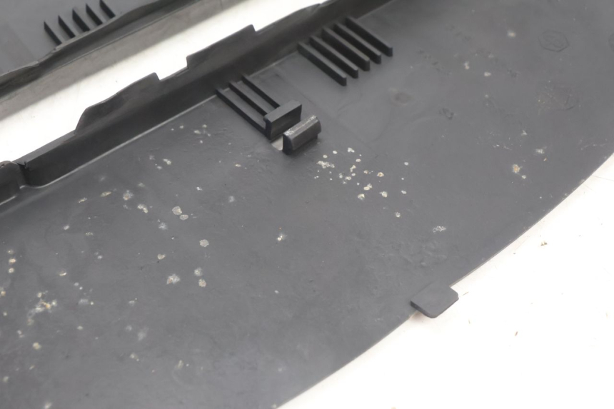 photo de FLOOR PANEL RUBBER PIAGGIO X9 AMALFI 180 (2000 - 2003) - Markings and original references