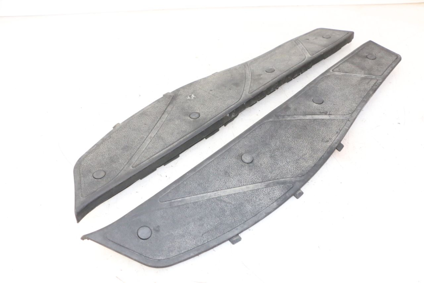 photo de FLOOR PANEL RUBBER PIAGGIO X9 EVOLUTION 125 (2003 - 2007) - Main view