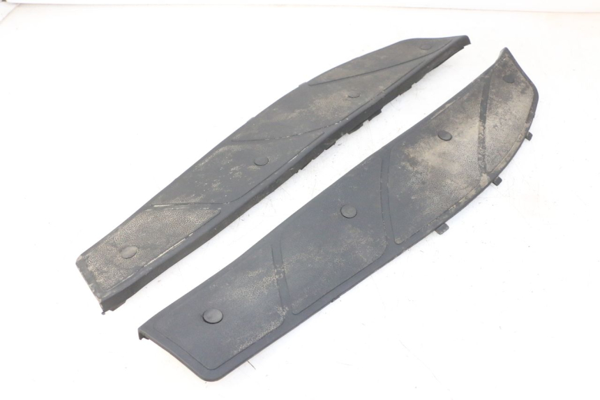 photo de FLOOR PANEL RUBBER PIAGGIO X9 EVOLUTION 125 (2003 - 2007) - Main view