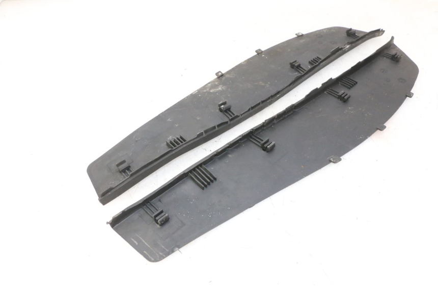 photo de FLOOR PANEL RUBBER PIAGGIO X9 EVOLUTION 125 (2003 - 2007) - Alternative perspective