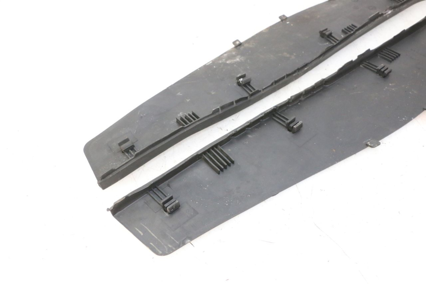 photo de FLOOR PANEL RUBBER PIAGGIO X9 EVOLUTION 125 (2003 - 2007) - Product overview