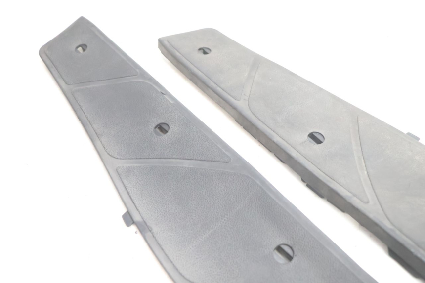 photo de FLOOR PANEL RUBBER PIAGGIO X9 EVOLUTION 125 (2003 - 2007) - Component detail