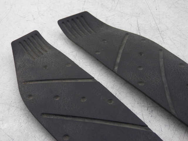 photo de FLOOR PANEL RUBBER YAMAHA XMAX X-MAX 125 (2006 - 2009) - Alternative perspective