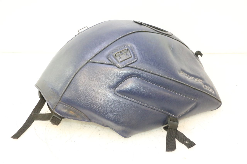 photo de FUEL TANK COVER YAMAHA FJR 1300 (2001 - 2005) - Technical close-up