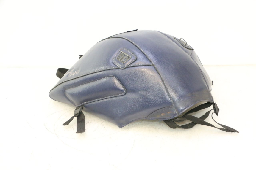 photo de FUEL TANK COVER YAMAHA FJR 1300 (2001 - 2005) - Fixing points details