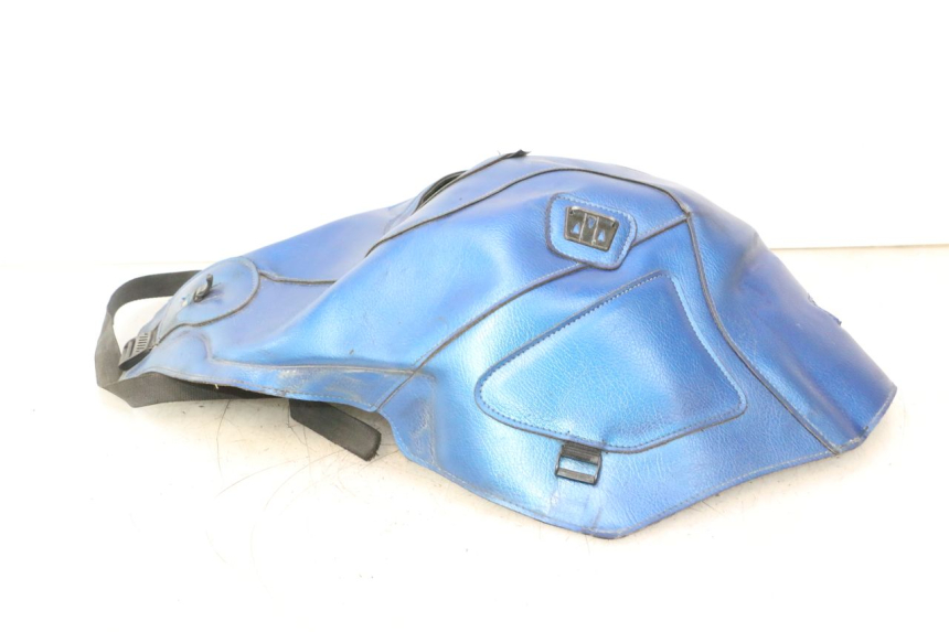 photo de FUEL TANK COVER YAMAHA TDM ABS 900 (2002 - 2014) - Zoom on usage condition