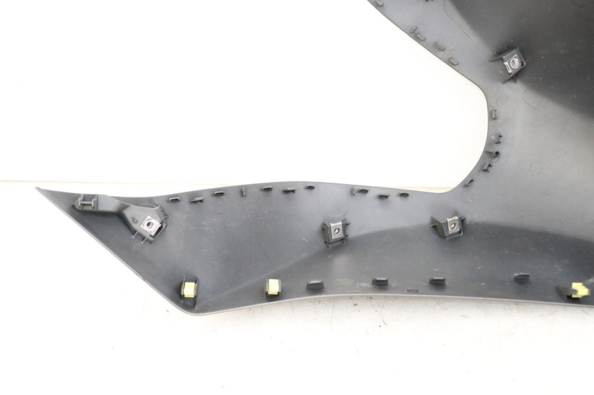 photo de FUEL TANK COVER YAMAHA TRACER 7 700 (2020 - 2024) - Technical close-up