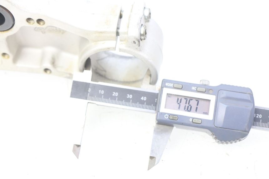 photo de FORK HEAD XTRM FACTORY DIRTBIKE BSE 150 - Zoom on usage condition