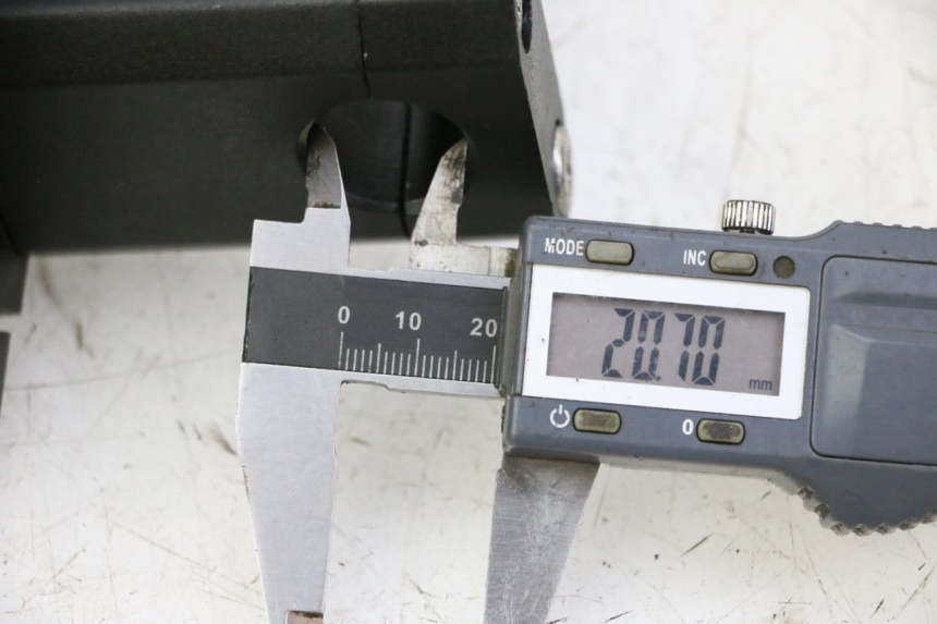 photo de FORK HEAD APOLLO RFZ 125 - Component detail