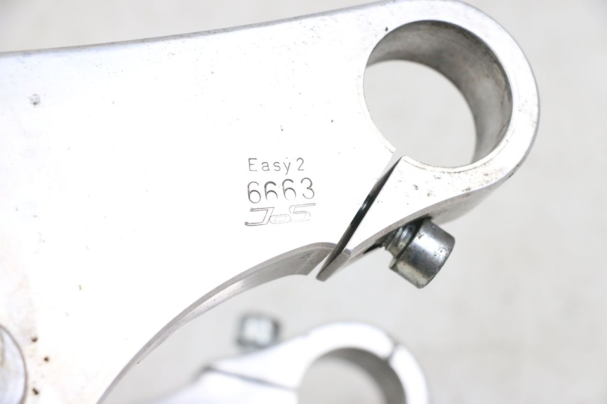 photo de YOKES FORK HARLEY DAVIDSON SPORTSTER XL CUSTOM 1200 (2003 - 2004) - Fixing points details