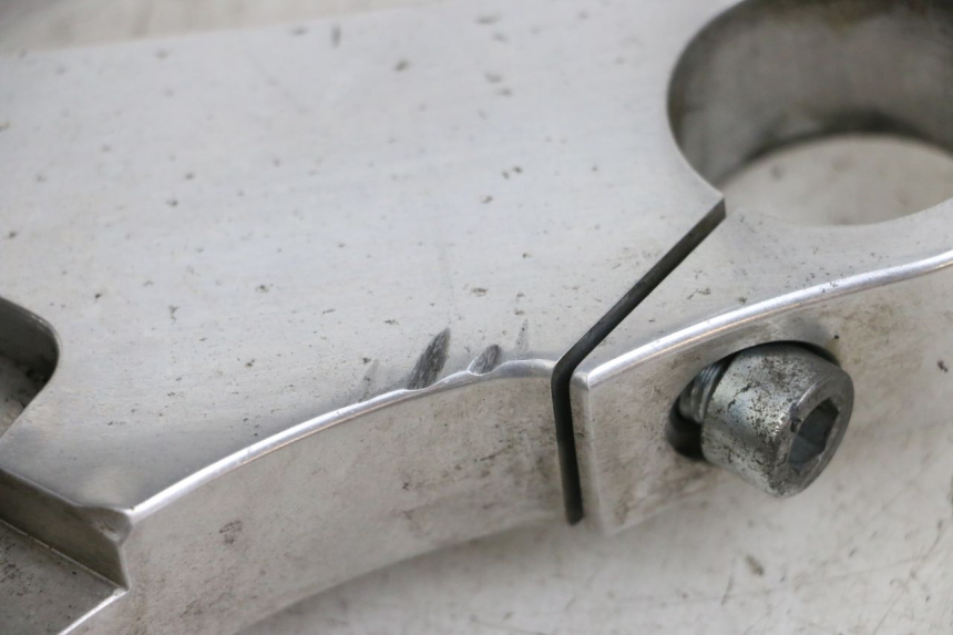 photo de YOKES FORK HARLEY DAVIDSON SPORTSTER XL CUSTOM 1200 (2003 - 2004) - Checked used part