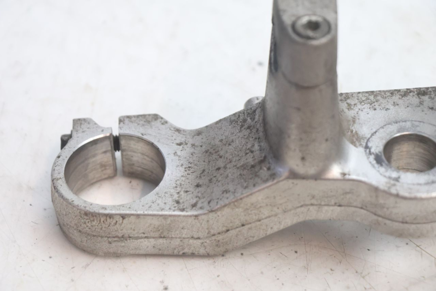 photo de UPPER FORK YOKE SUZUKI BURGMAN EXECUTIVE ABS 650 (2006 - 2012) - Zoom on usage condition