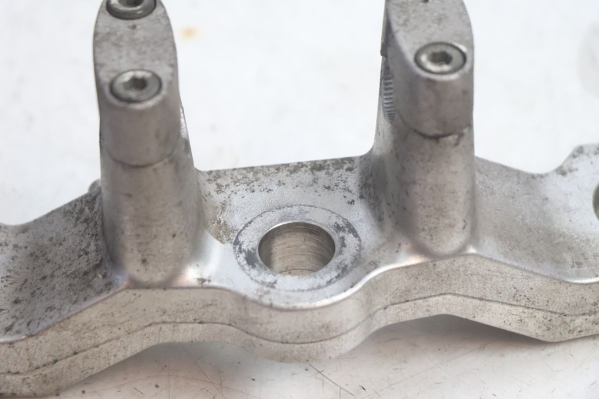 photo de UPPER FORK YOKE SUZUKI BURGMAN EXECUTIVE ABS 650 (2006 - 2012) - Alternative perspective