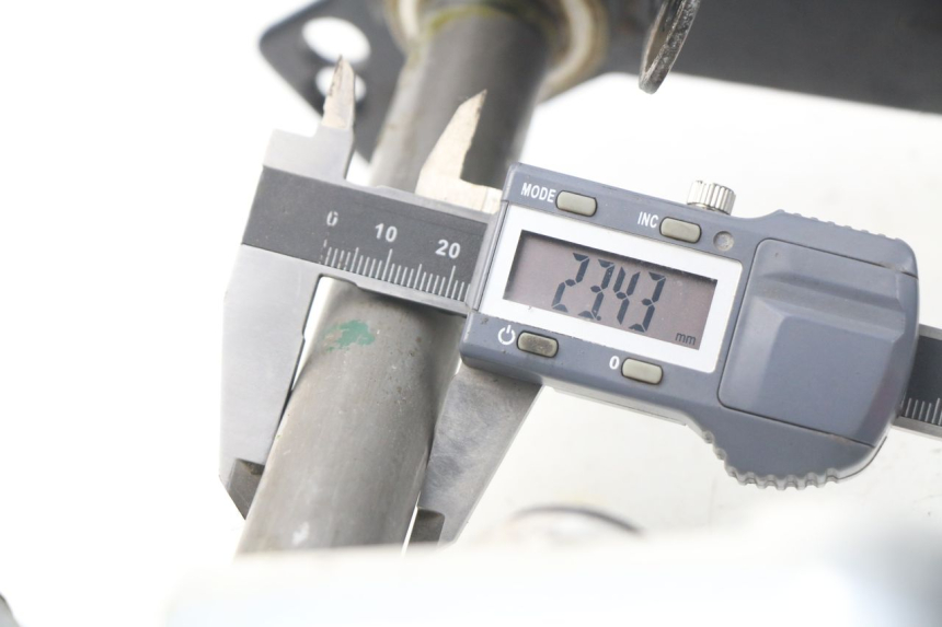 photo de UPPER TRIPLE CLAMP HONDA CA REBEL 125 (1995 - 2001) - Component detail